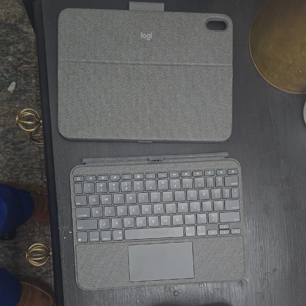 Logitech Combo Touch Keyboard Case - Black
